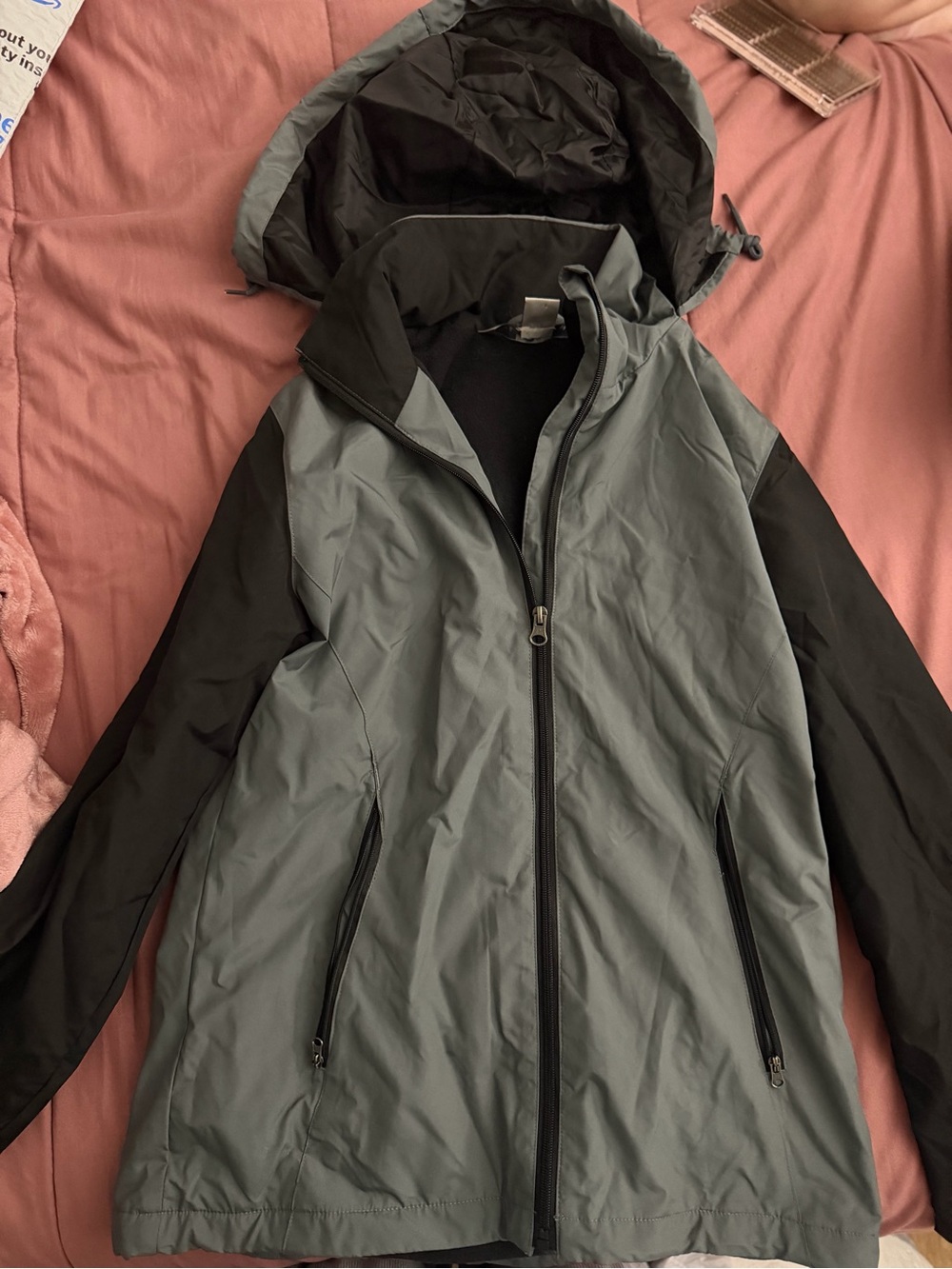 Women's Ski & Snow Jacket - Gray with Black Sleeves